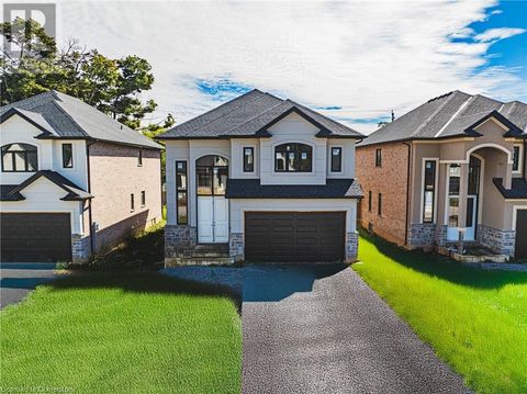 60 CESAR Place Ancaster ON L9G0G3