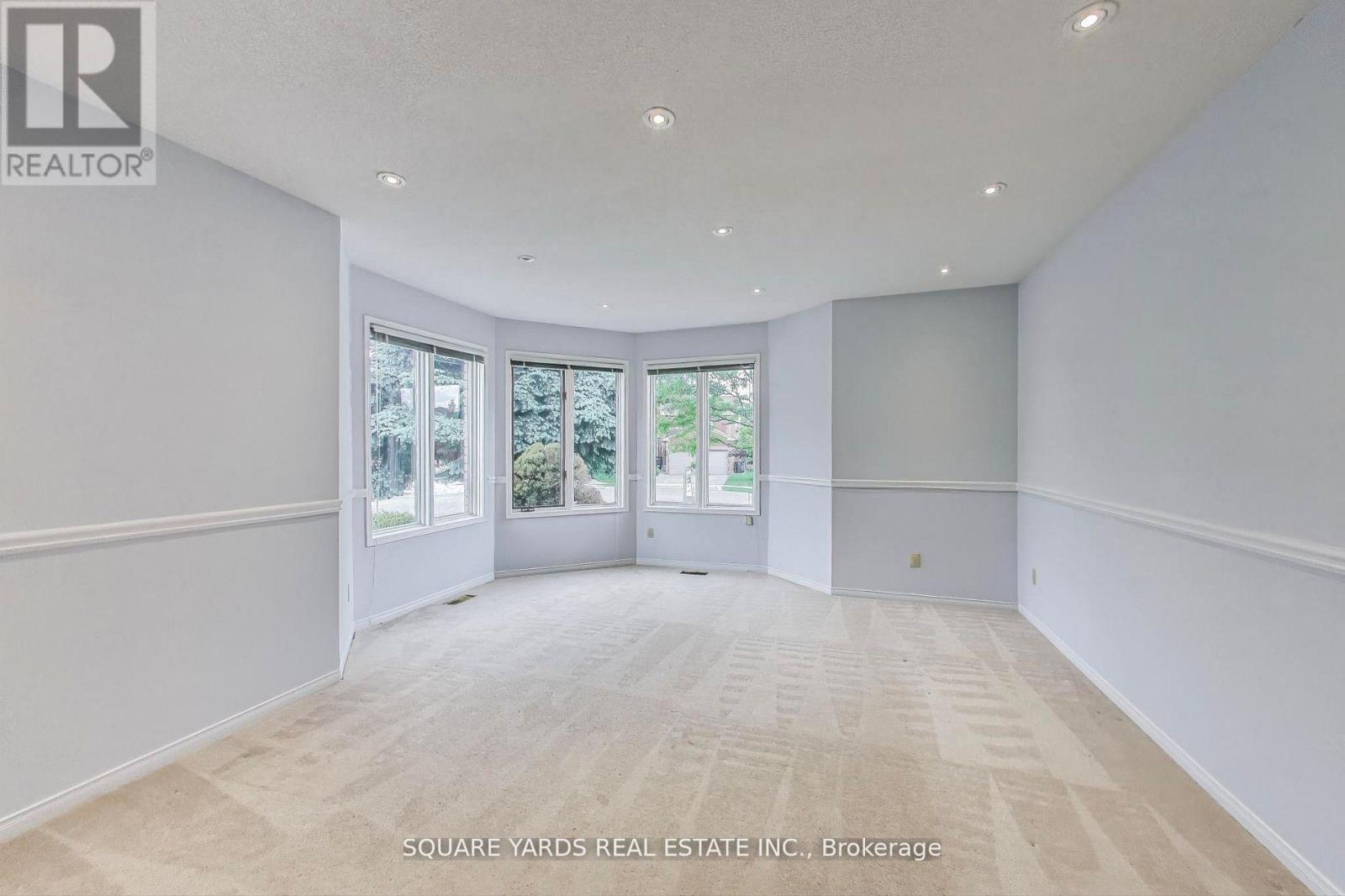 59 ADIRONDACK CRESCENT
