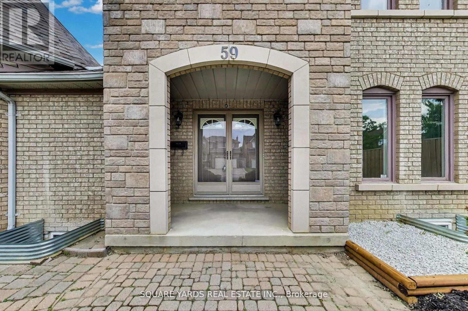 59 ADIRONDACK CRESCENT