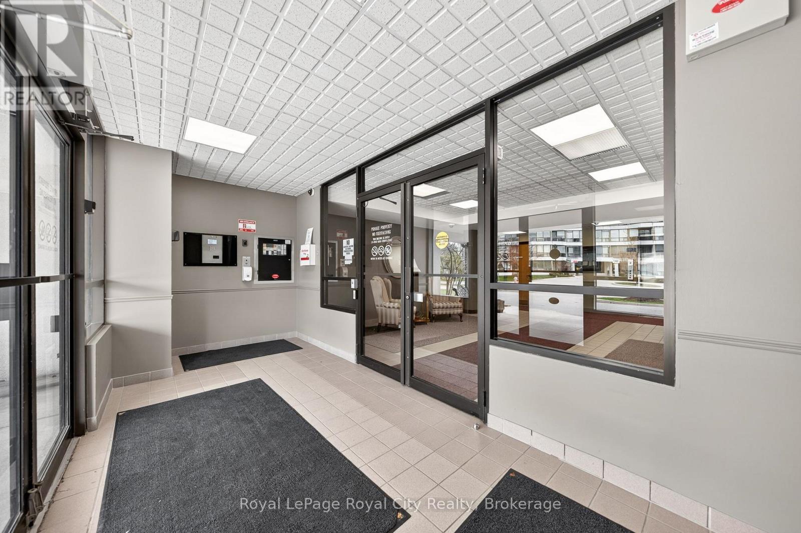 402 - 105 BAGOT STREET