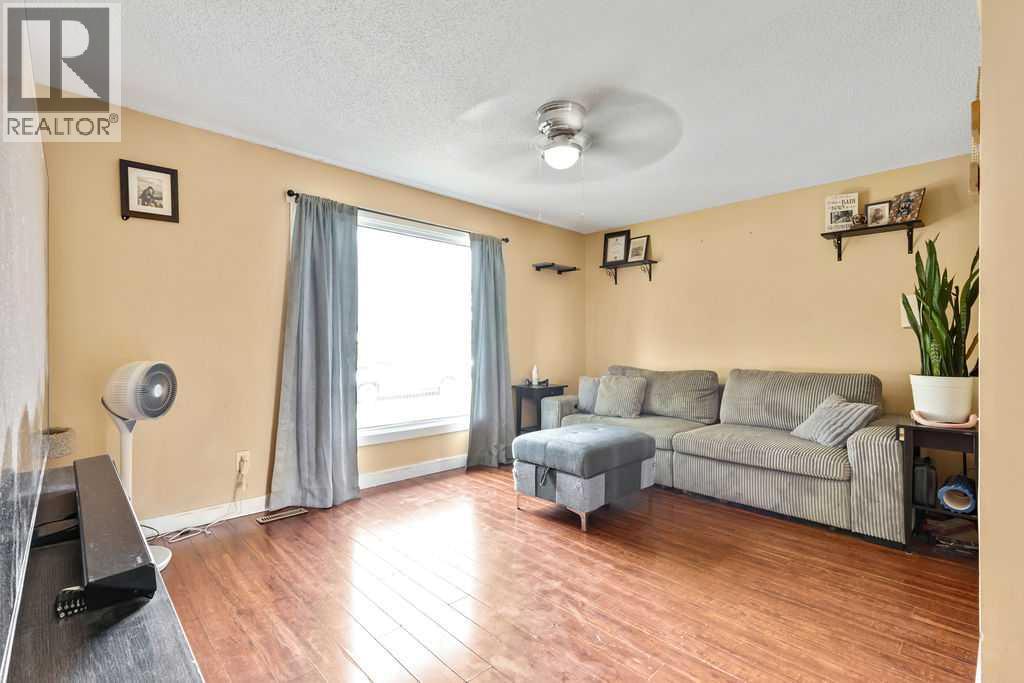 44 Falwood Crescent NE