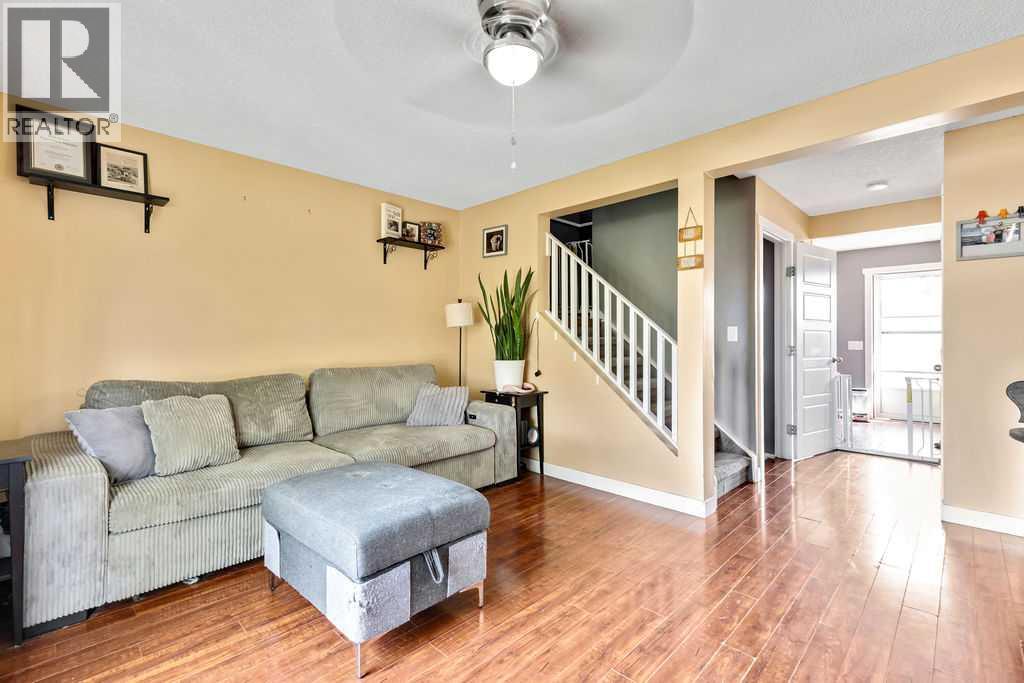 44 Falwood Crescent NE
