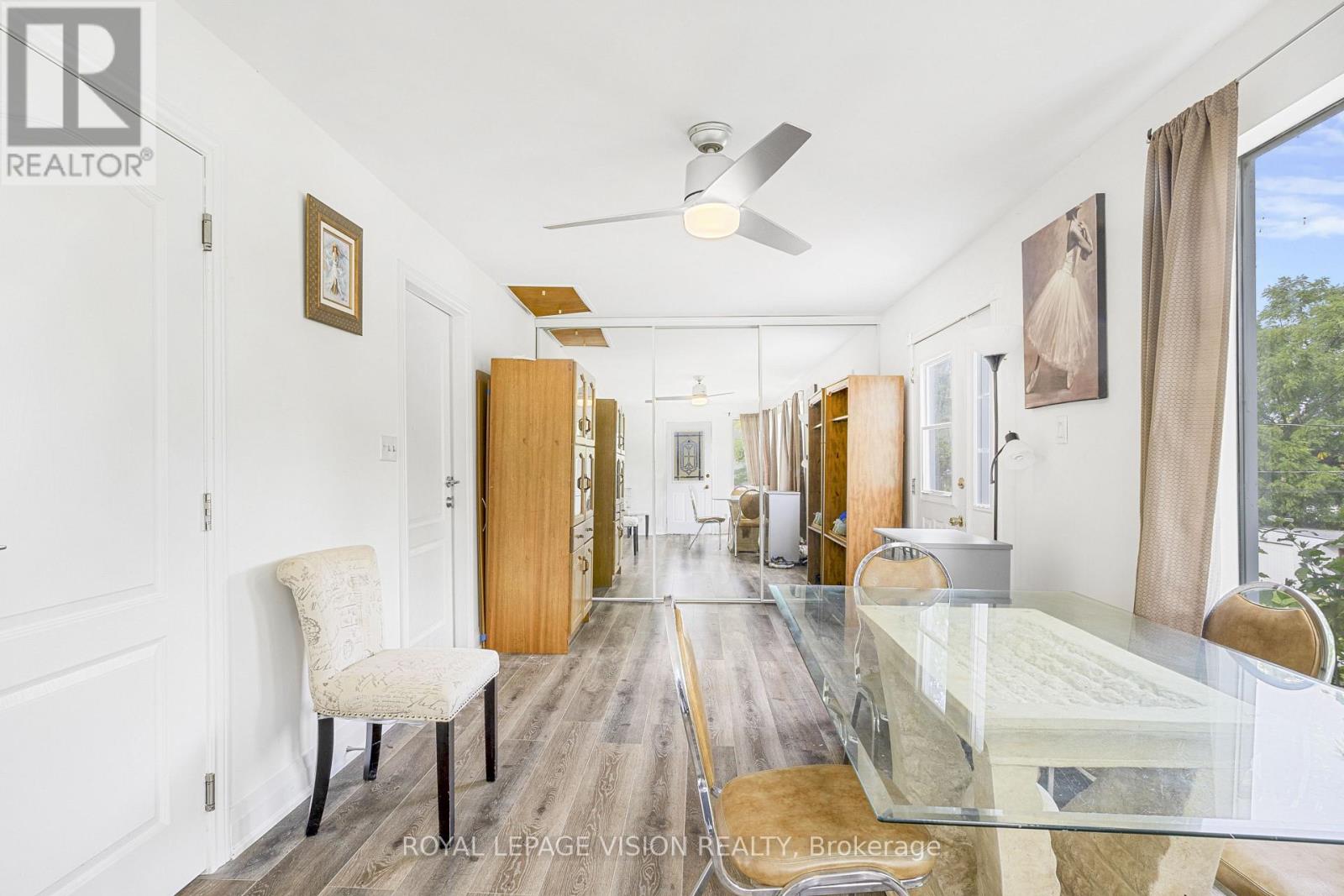 UNIT B - 43 LAVINIA STREET N