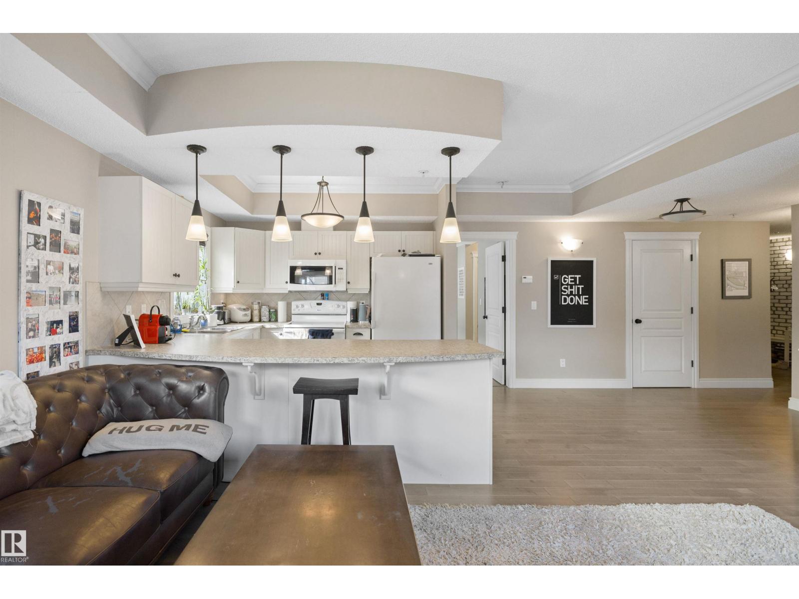 #206 10232 115 ST NW