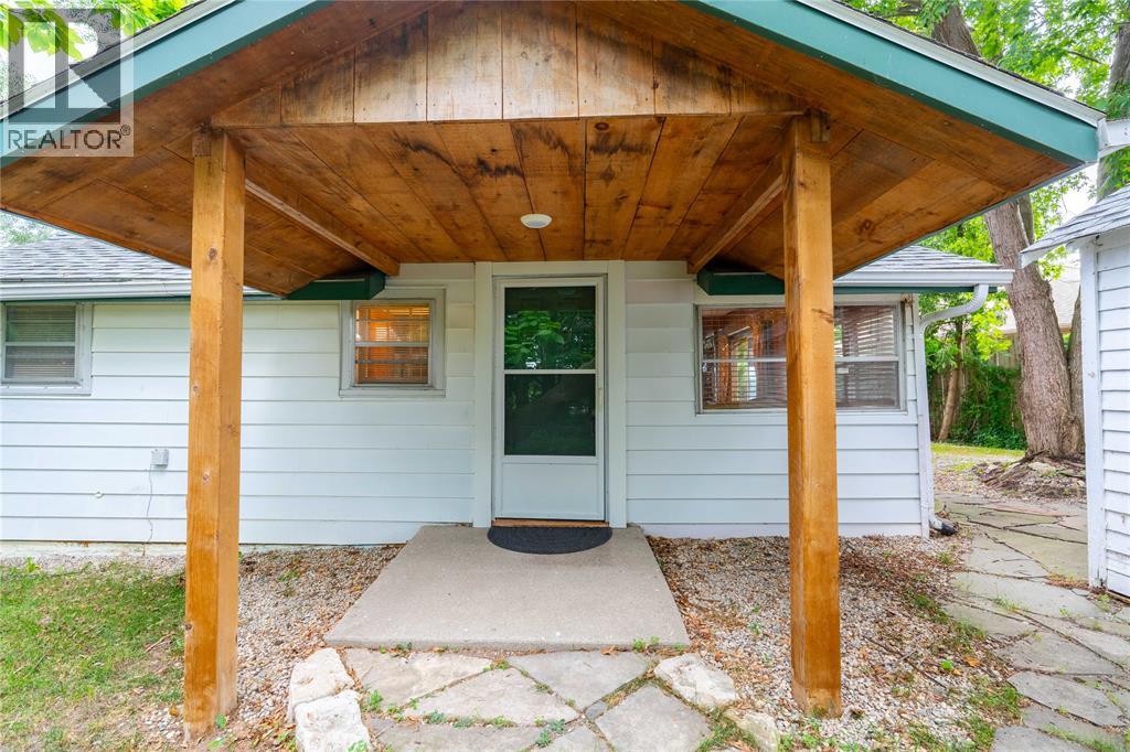 2807 ST CLAIR PARKWAY