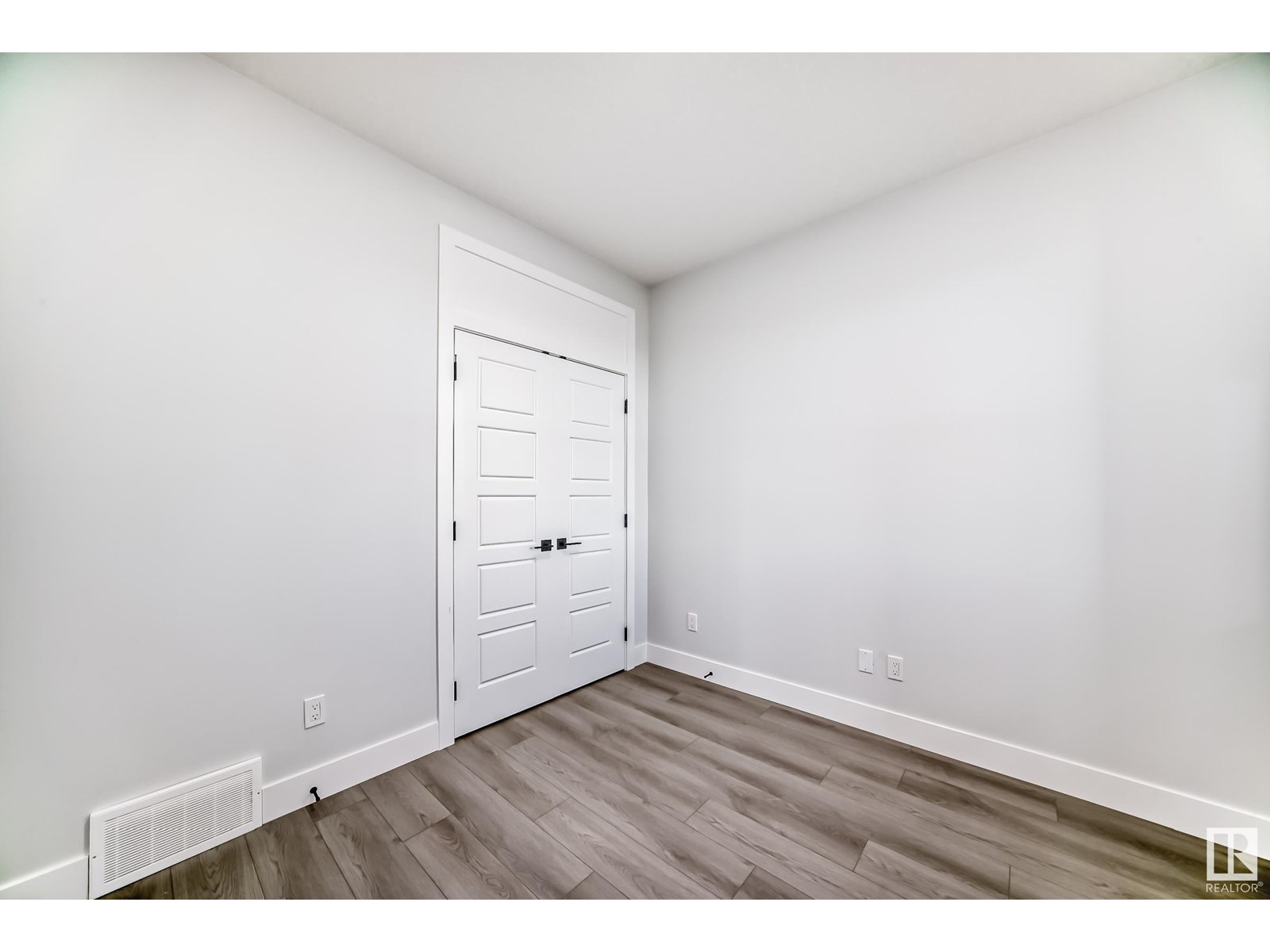 4 Edgefield WY