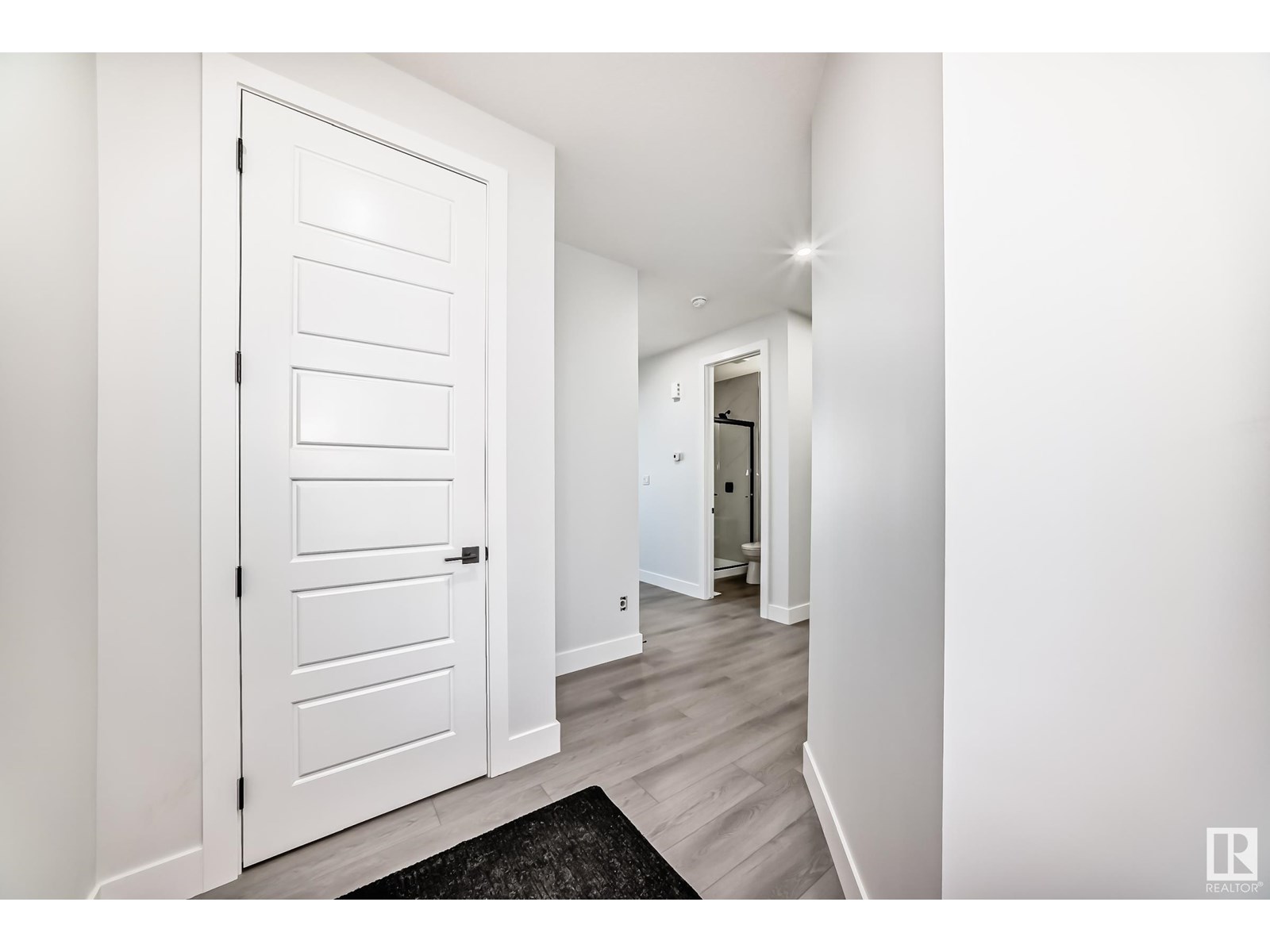 4 Edgefield WY