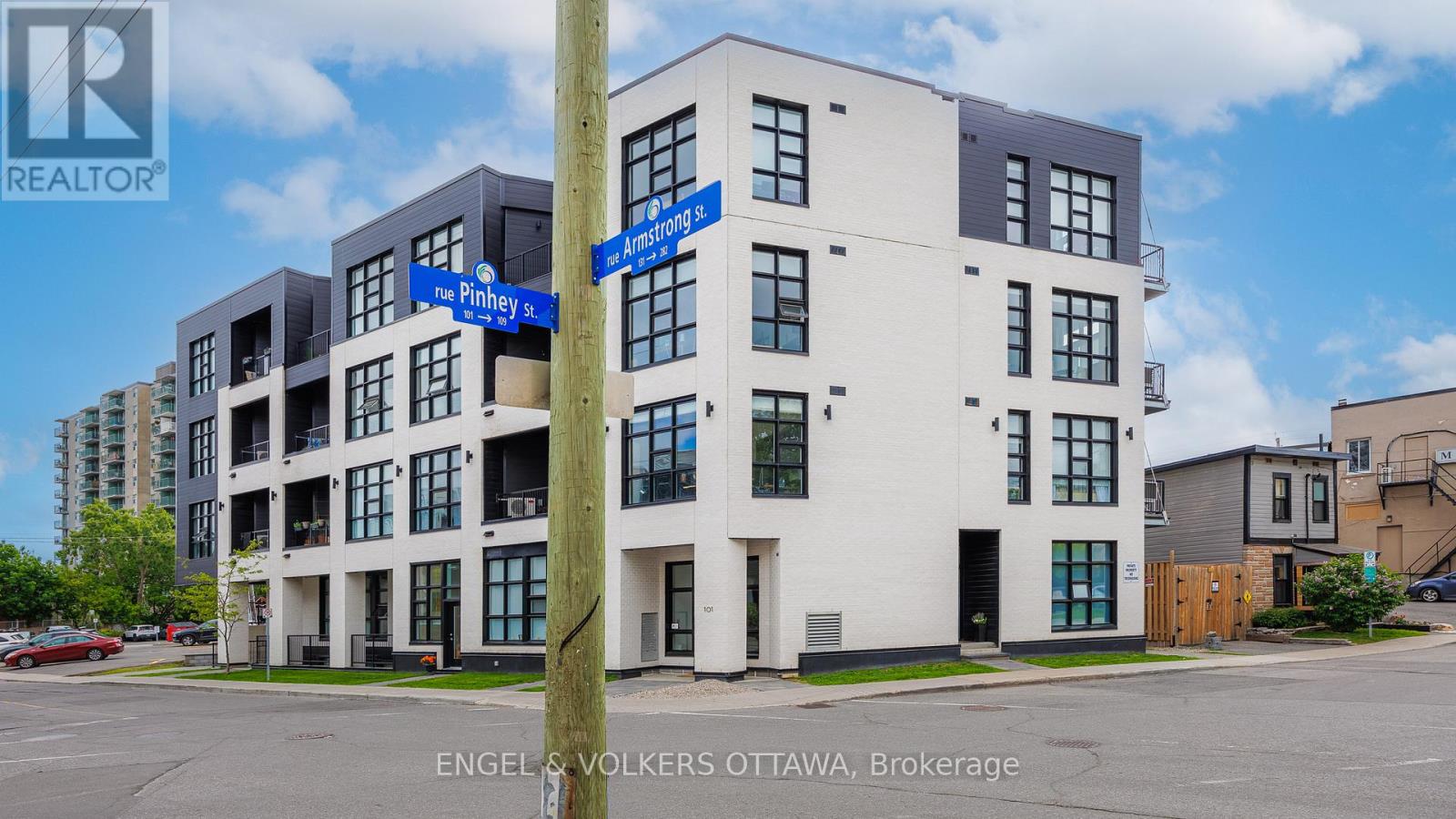 102 - 101 PINHEY STREET