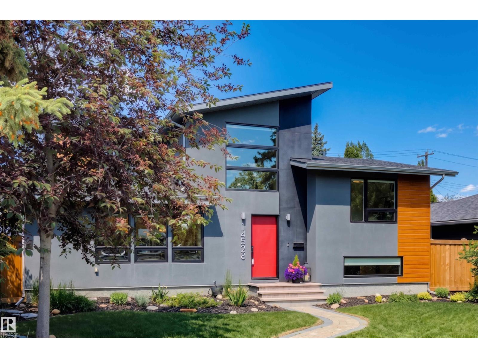 14528 85 AV NW