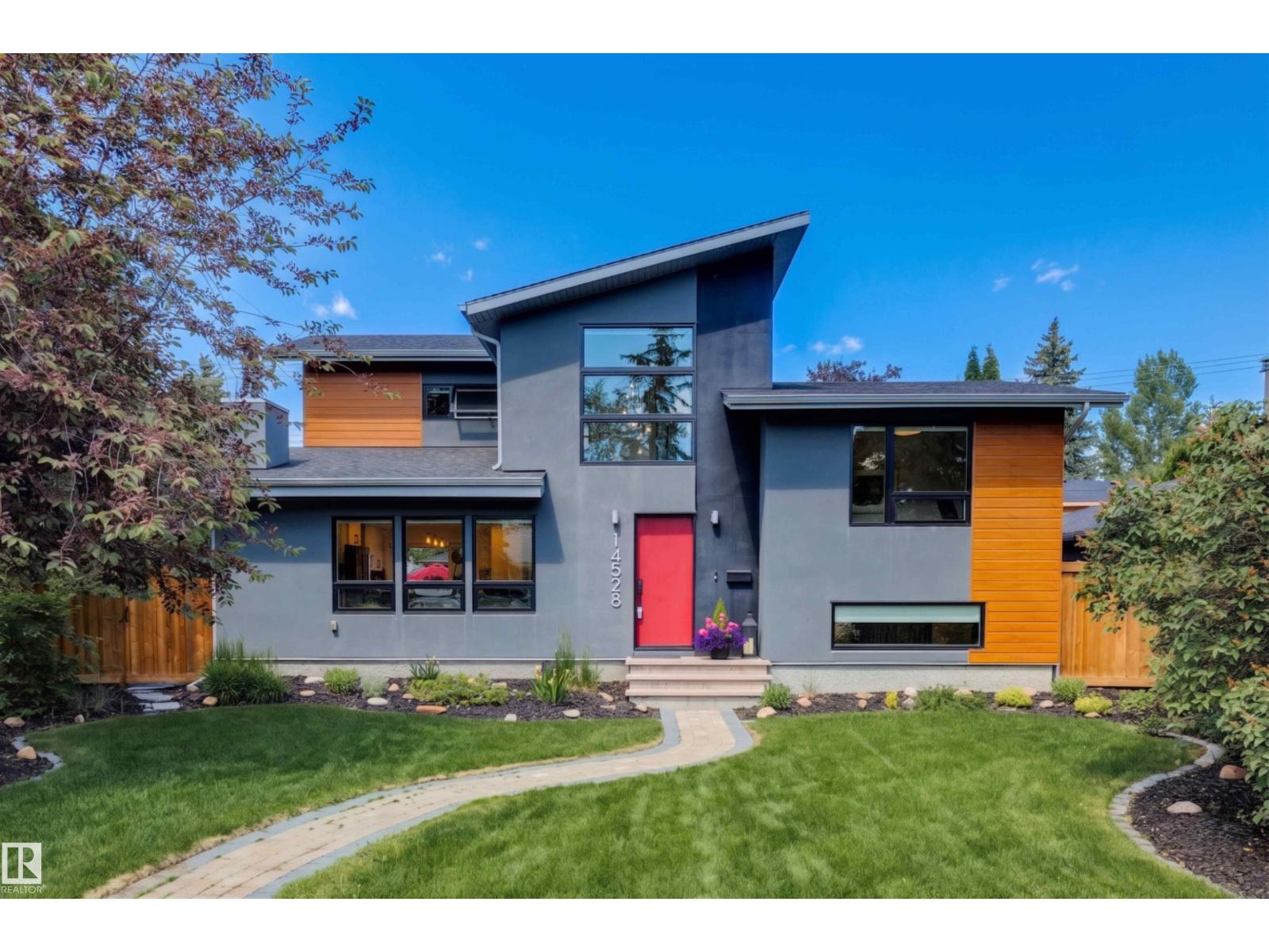 14528 85 AV NW