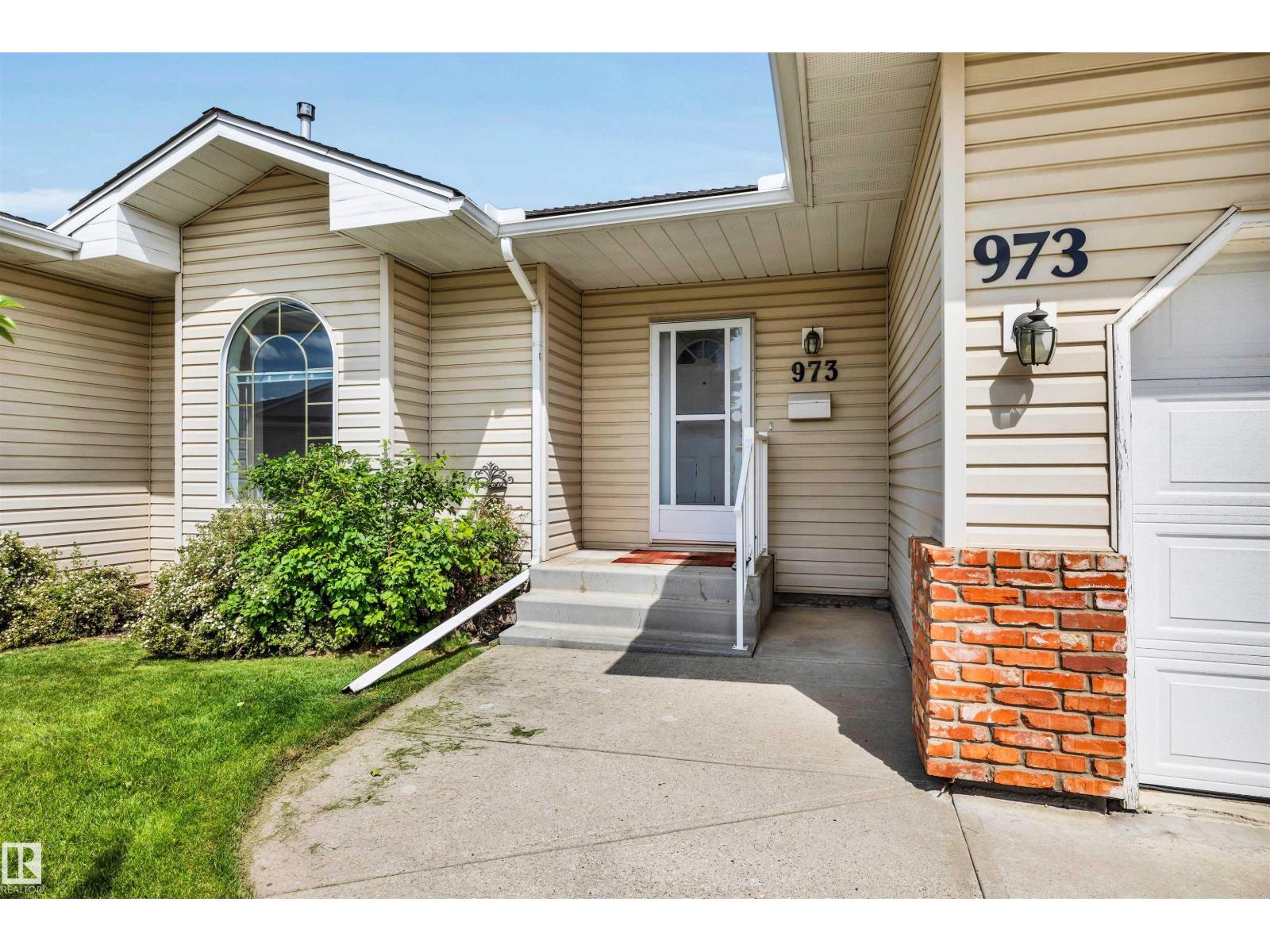 973 YOUVILLE DR W NW