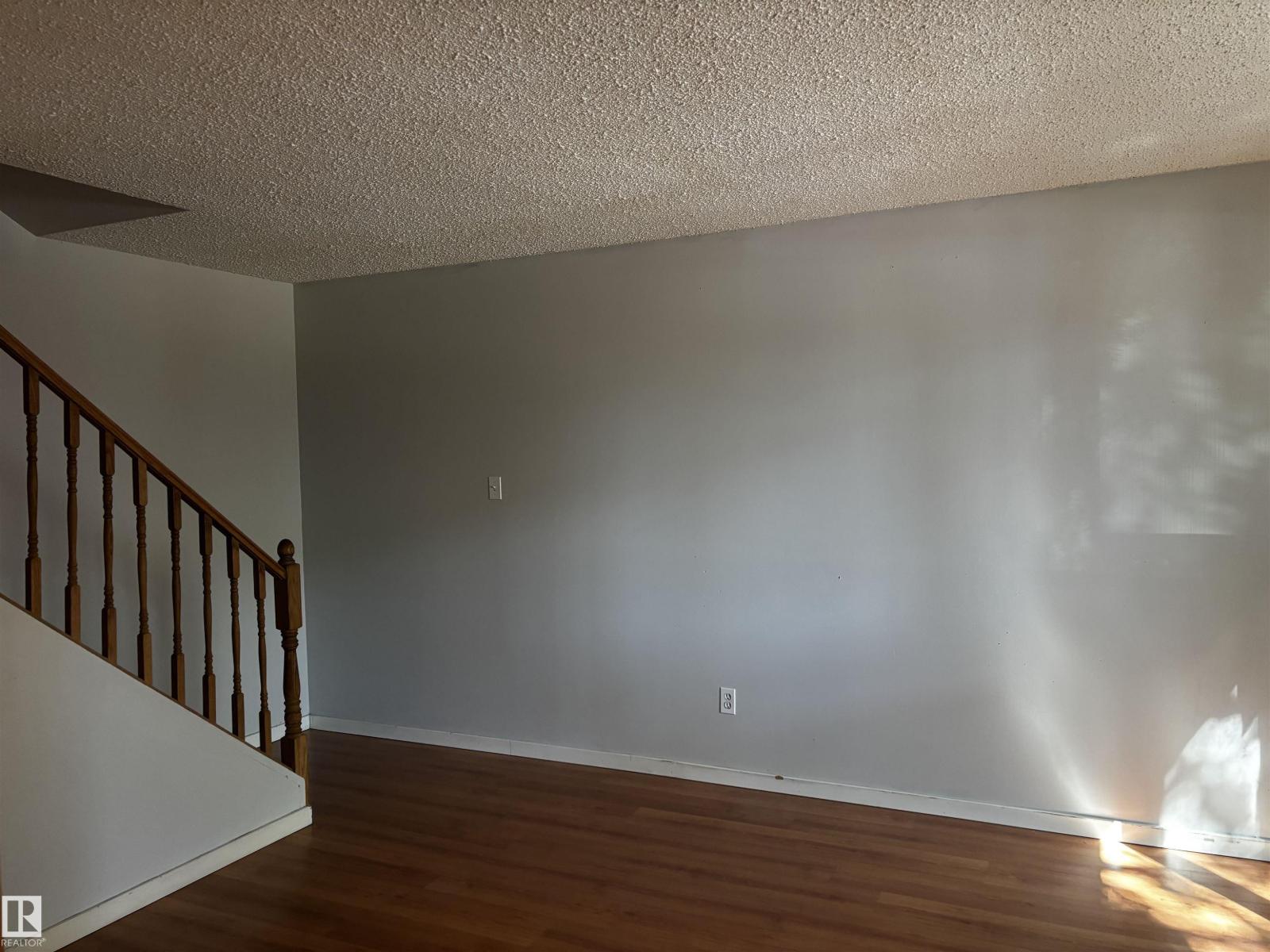 5446 144B AV NW