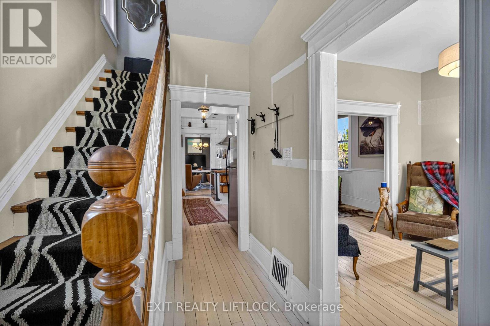 128 SUTHERLAND PLACE