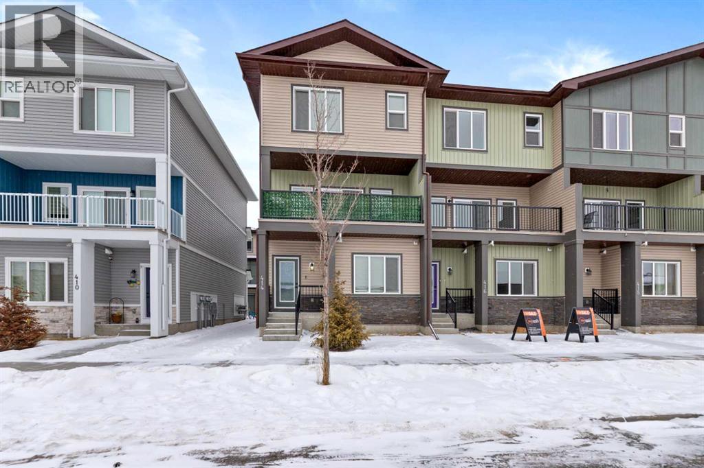 414 Corner Meadows Square NE