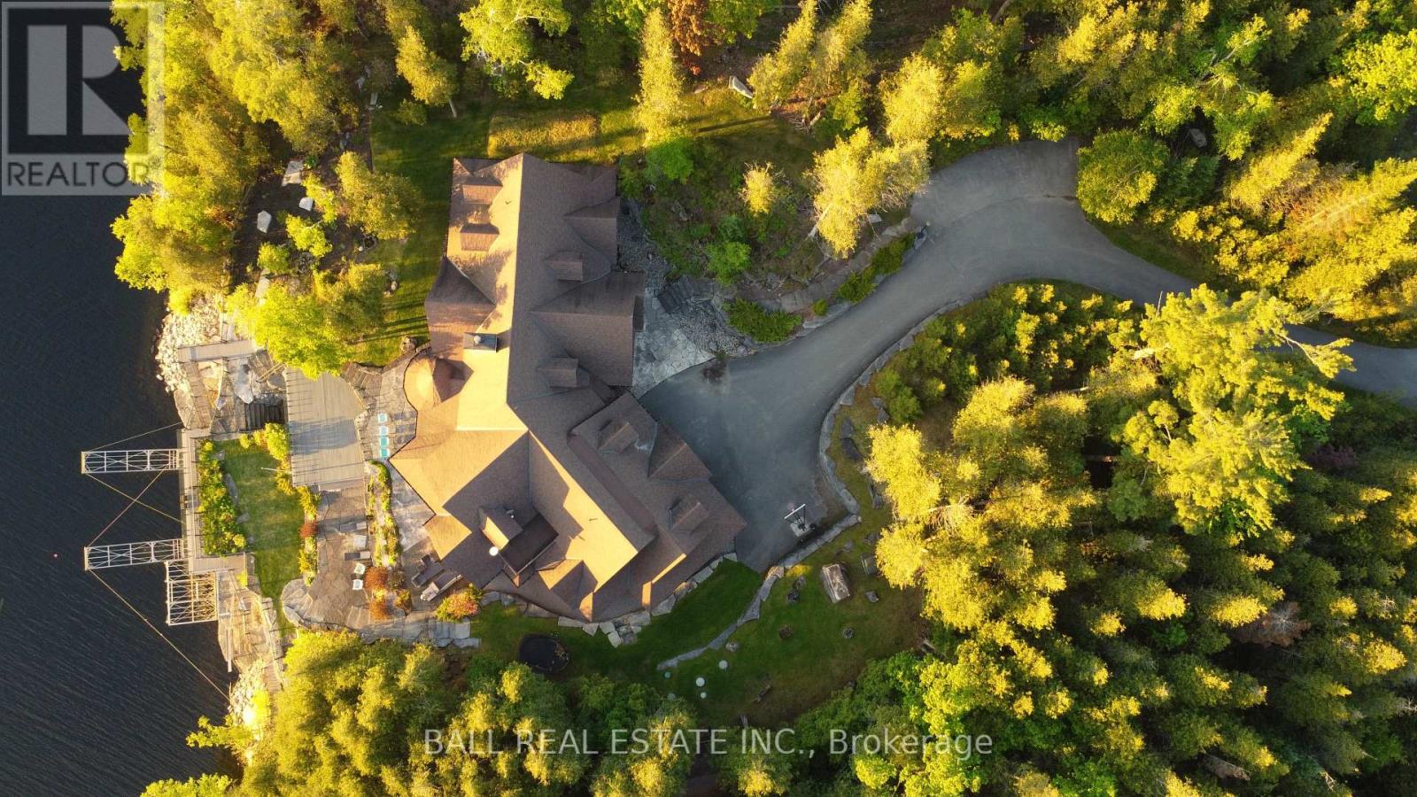 890 BIRCHVIEW ROAD