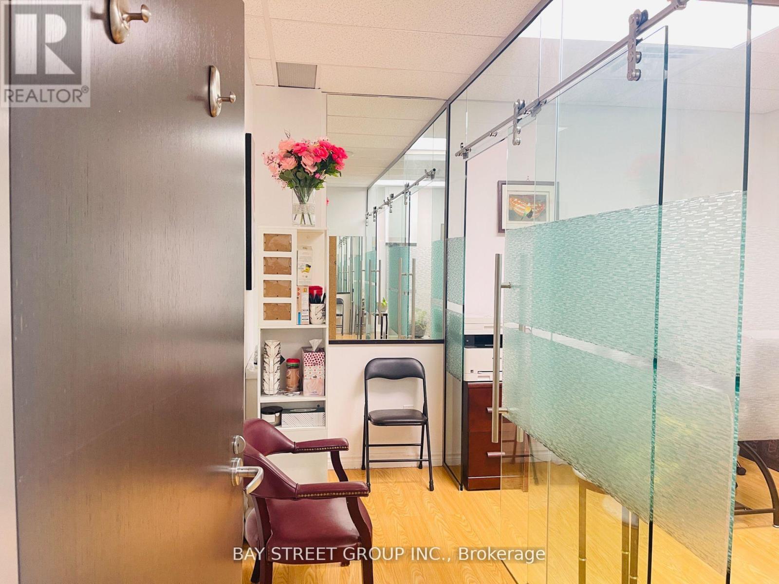 352 - 4750 YONGE STREET