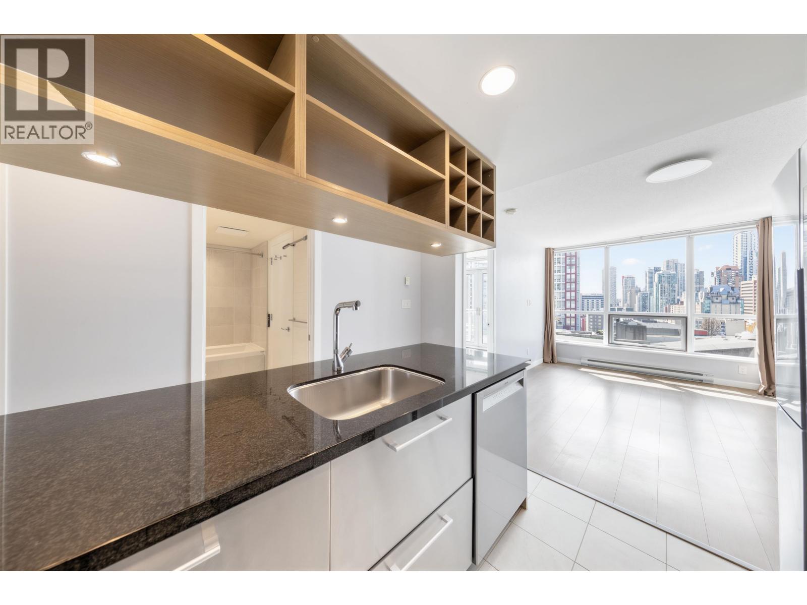 907 833 SEYMOUR STREET