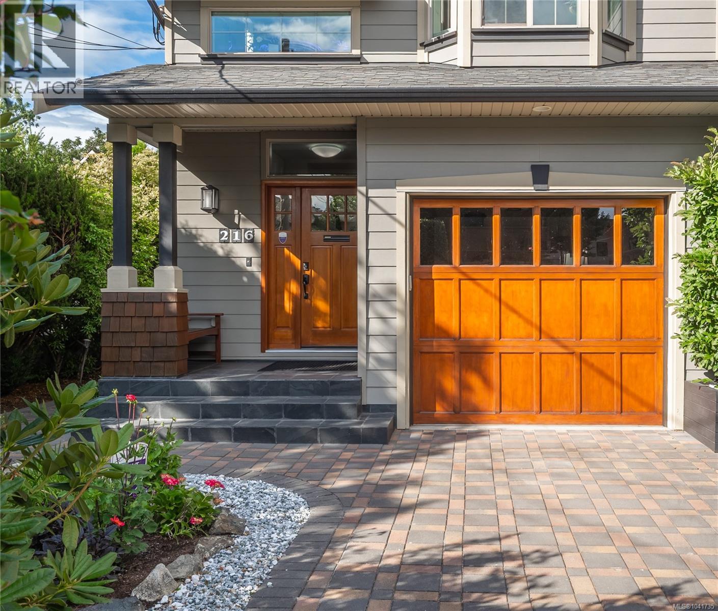 216 Superior St