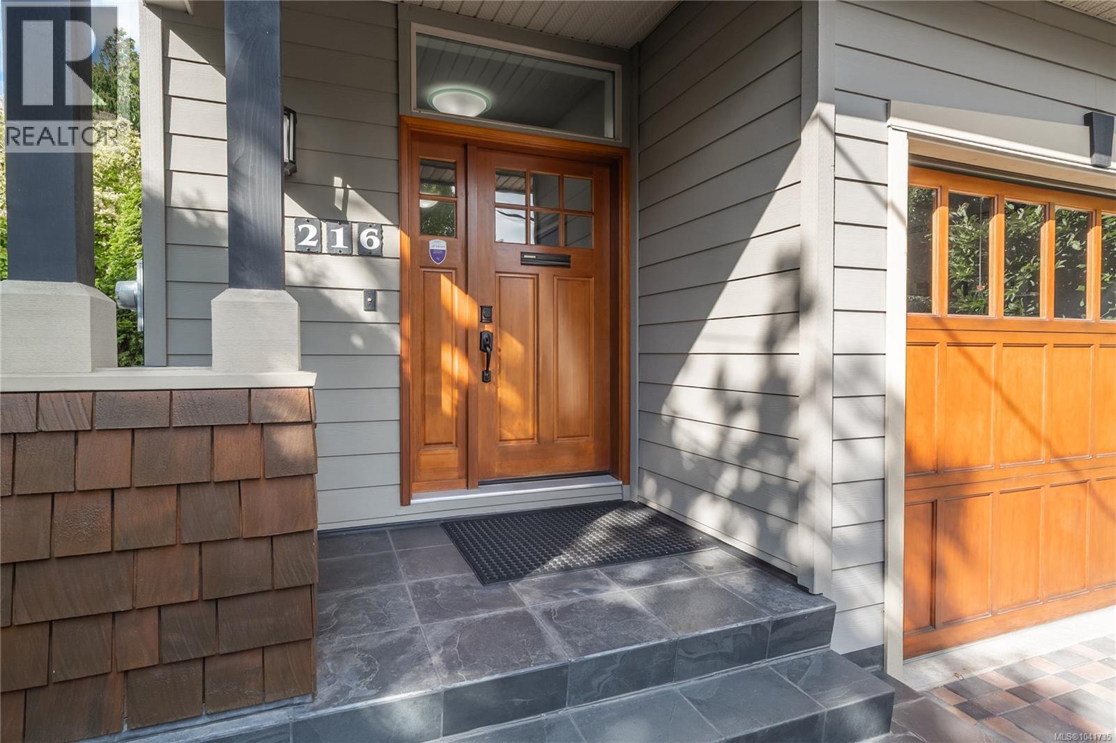 216 Superior St