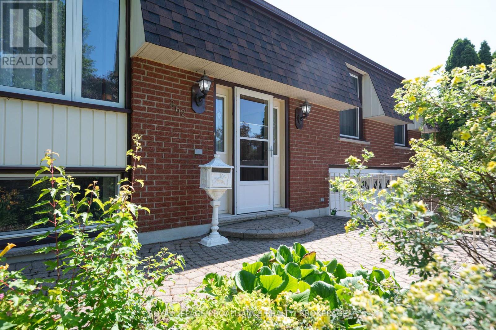 862 BERWICK PLACE