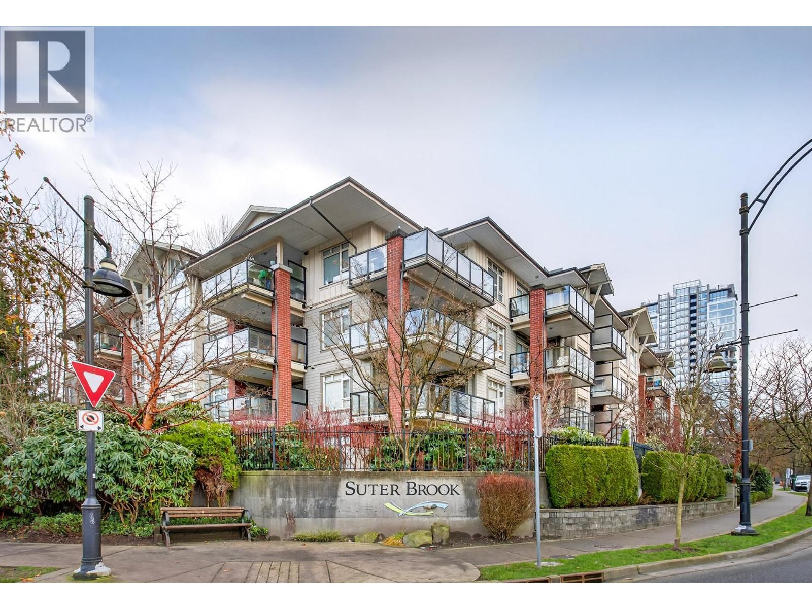 302 100 CAPILANO ROAD