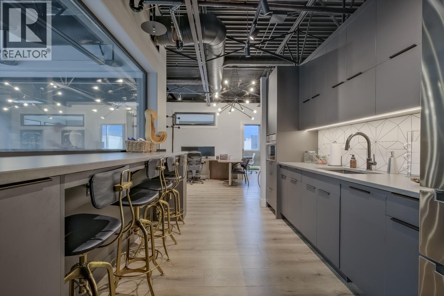 2110 Matrix Crescent Unit# 18