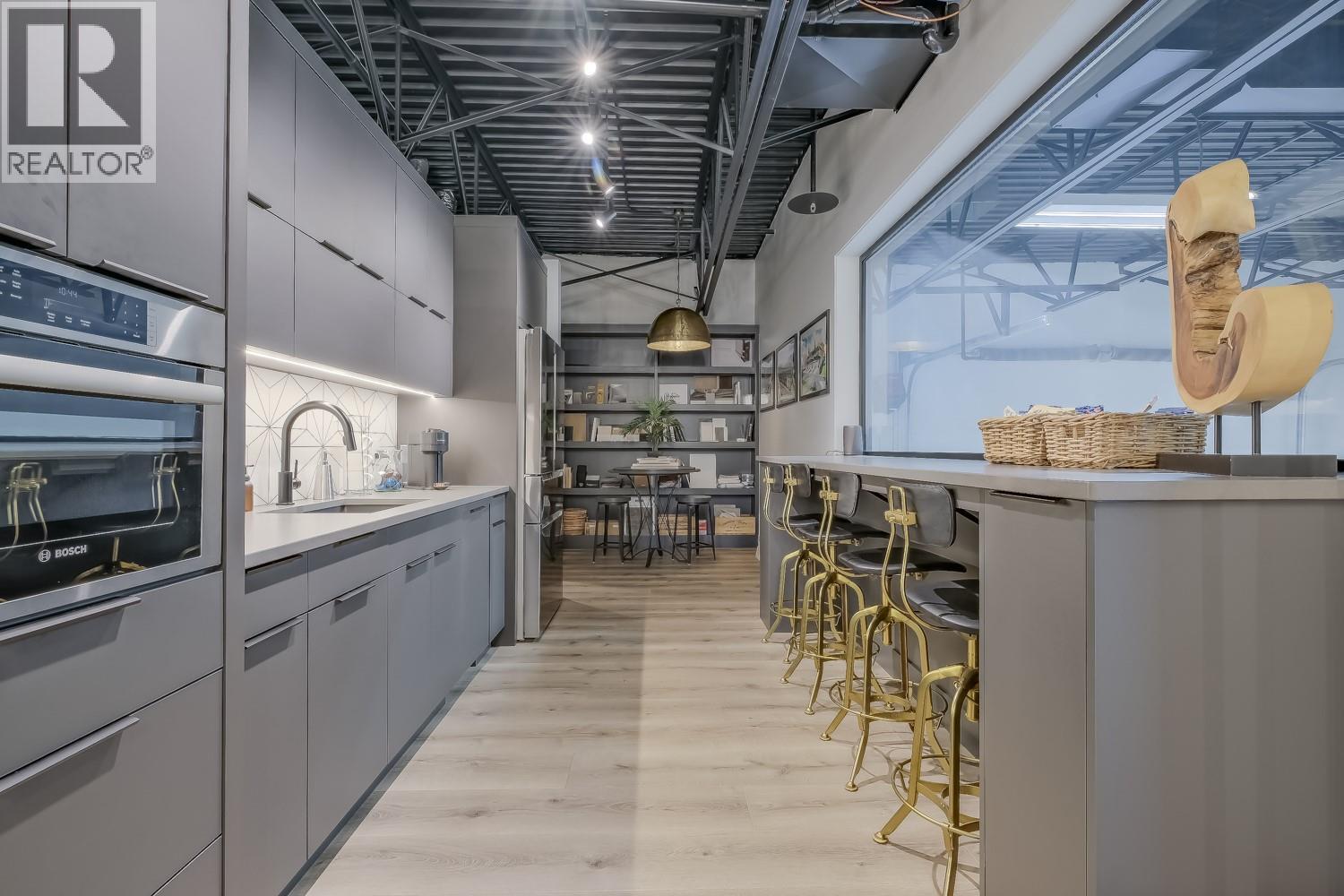 2110 Matrix Crescent Unit# 18