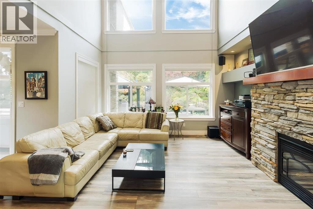 2915 FERN DRIVE