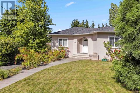 1112 Craigflower Rd Esquimalt BC V9A2Y1
