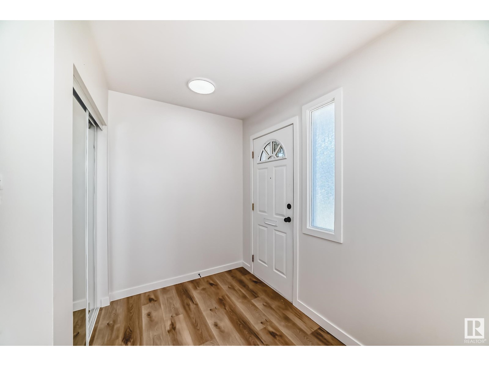 10820 132 AV NW