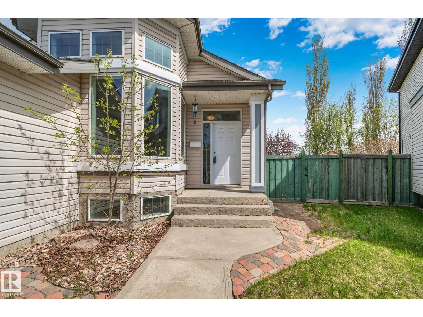 522 HUNTERS WY NW