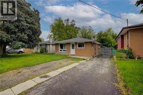 46 ELMWOOD Avenue Cambridge ON N1R4Y2