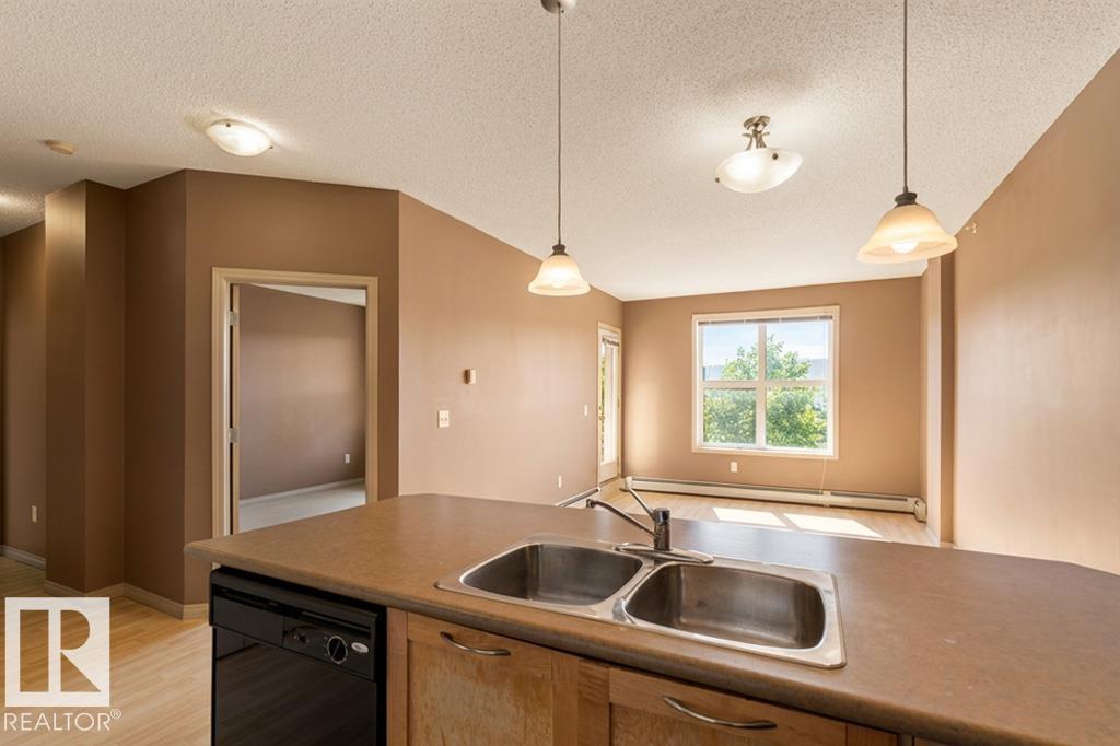 #1-204 4245 139 AV NW