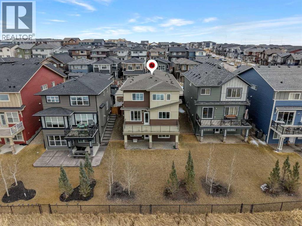 81 Carringvue Manor NW