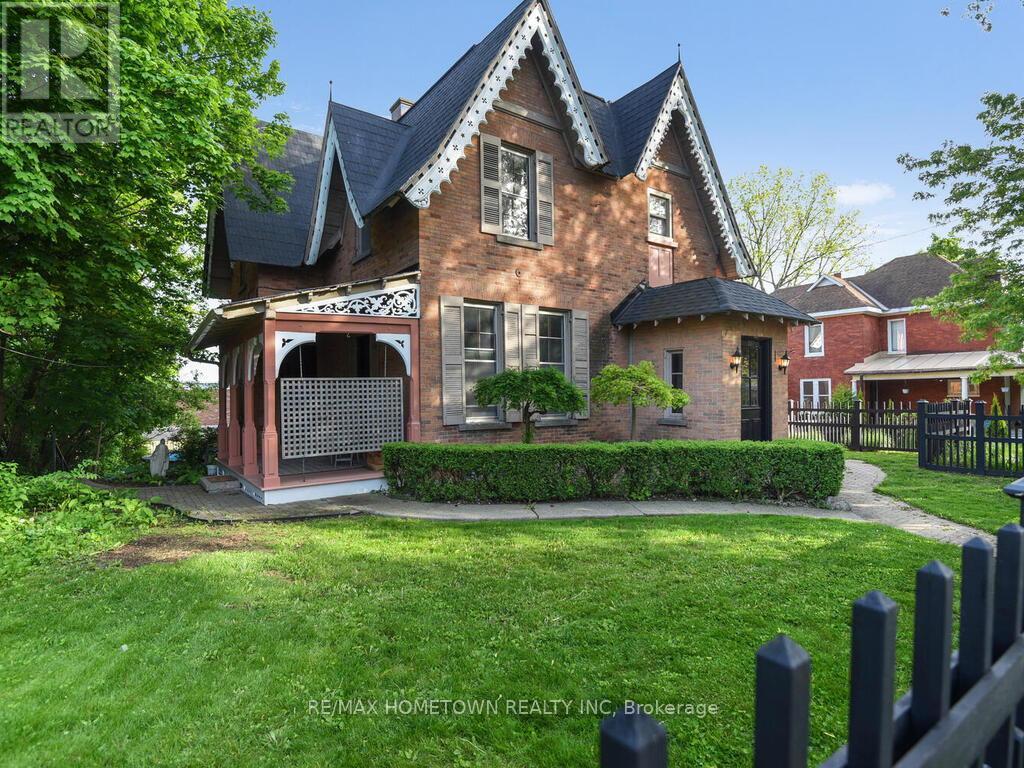 Photo 1 of 45 — 157 DIBBLE STREET W, Prescott, ON K0E1T0