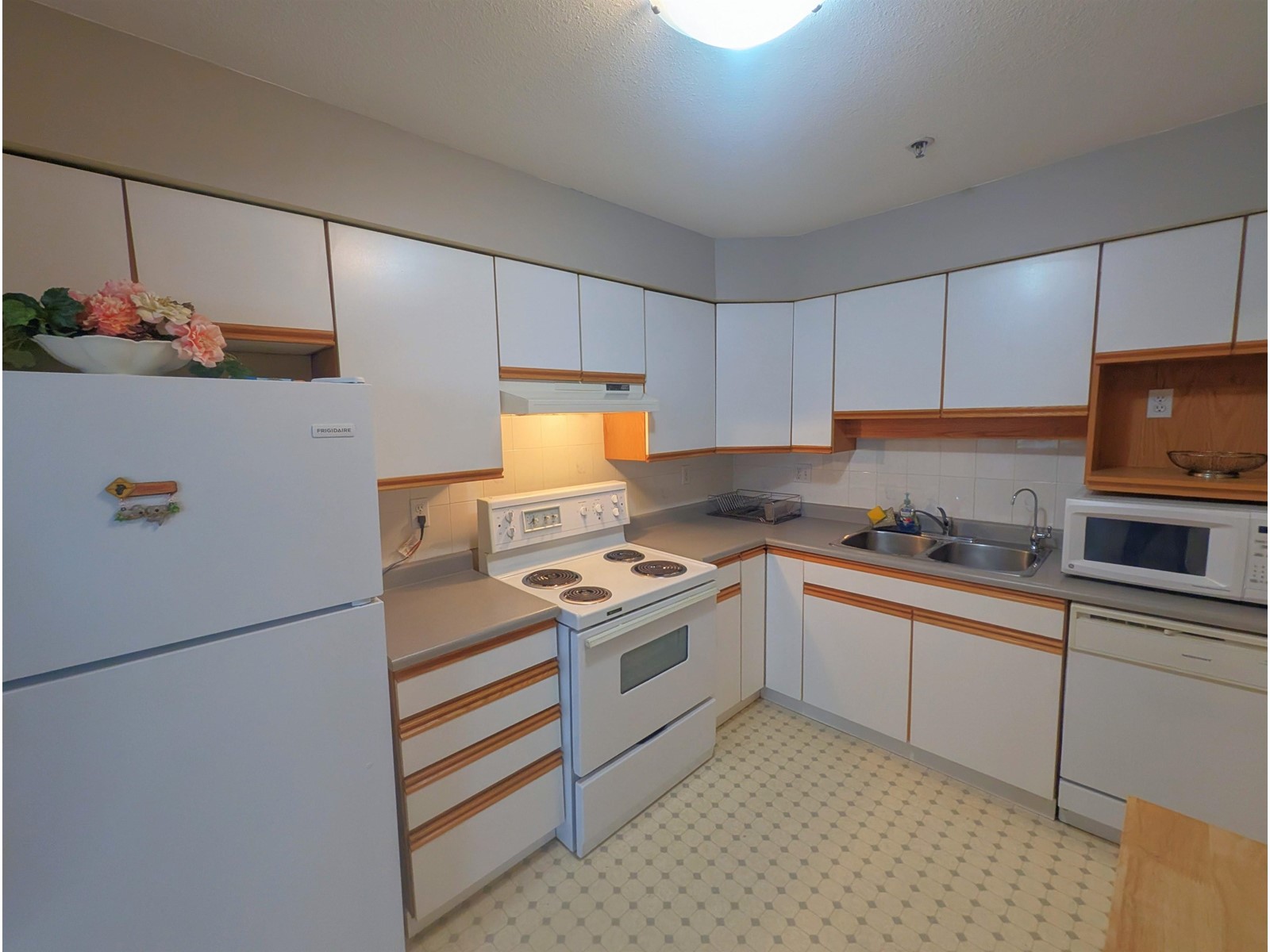 404 9186 EDWARD STREET|Chilliwack Proper West