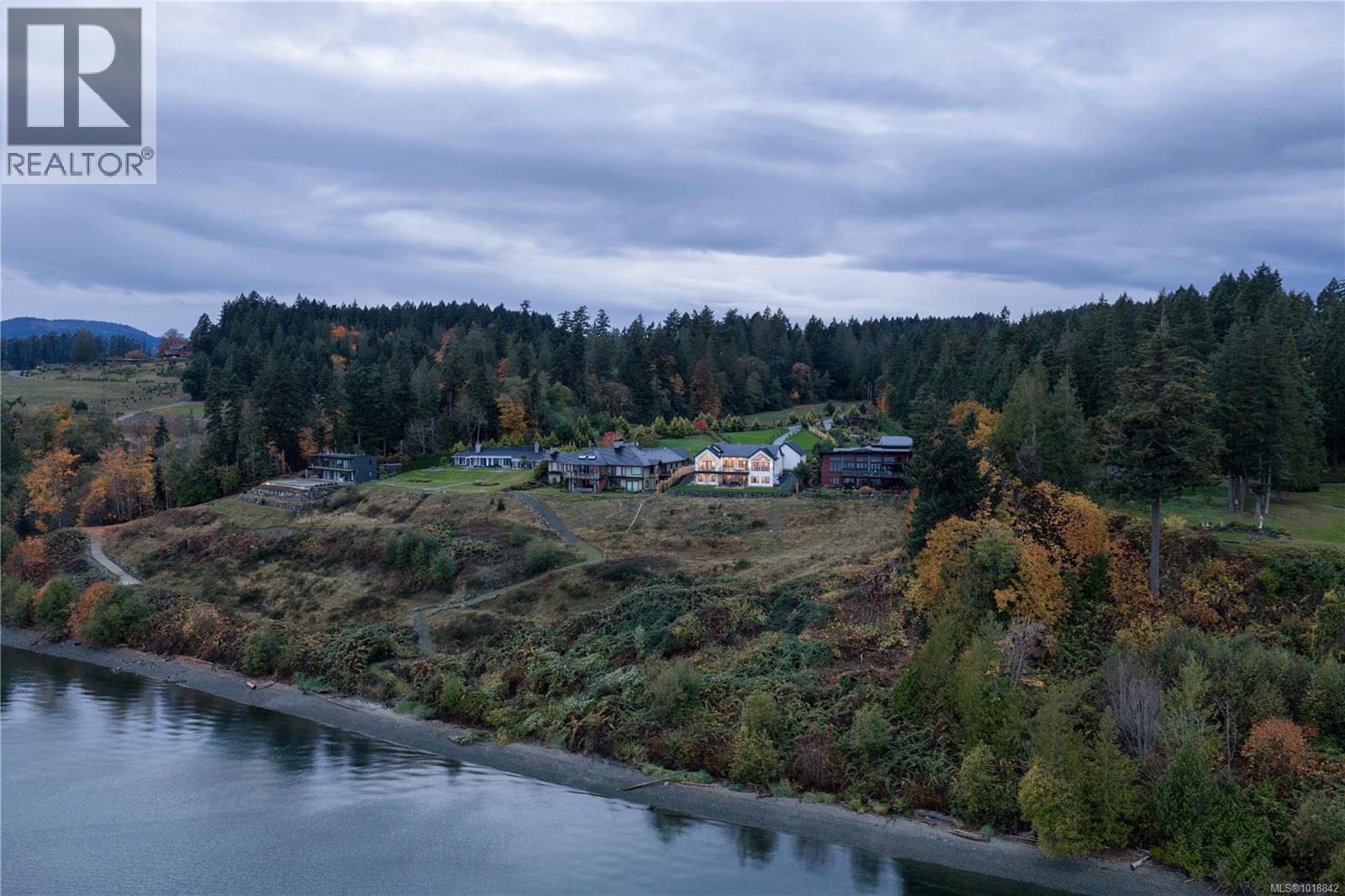 3080 Beachfront Cres