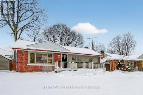 83 ELGIN CRESCENT Waterloo ON N2J2S3