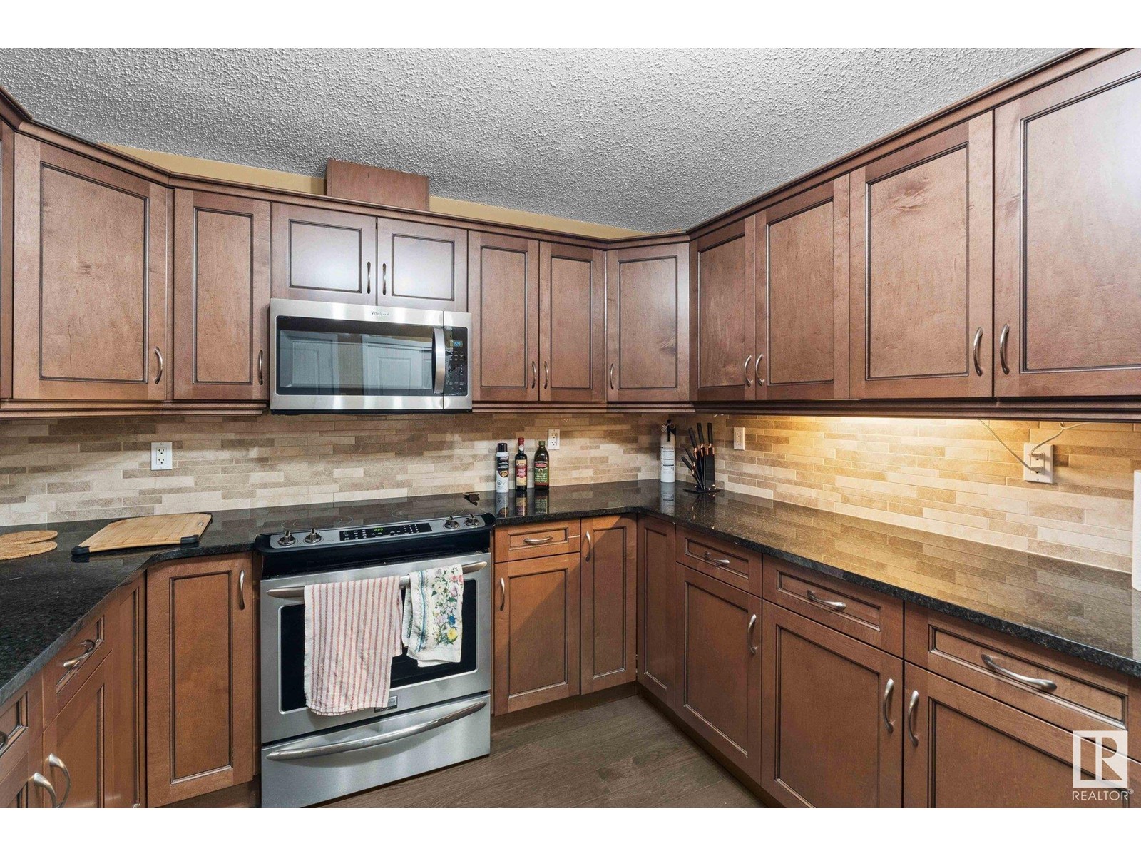 #305 7907 109 ST NW