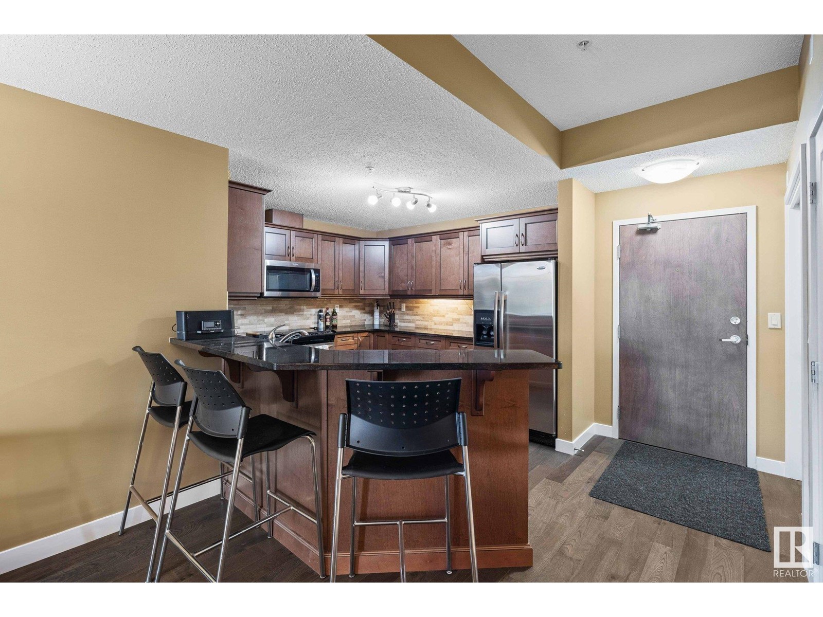 #305 7907 109 ST NW