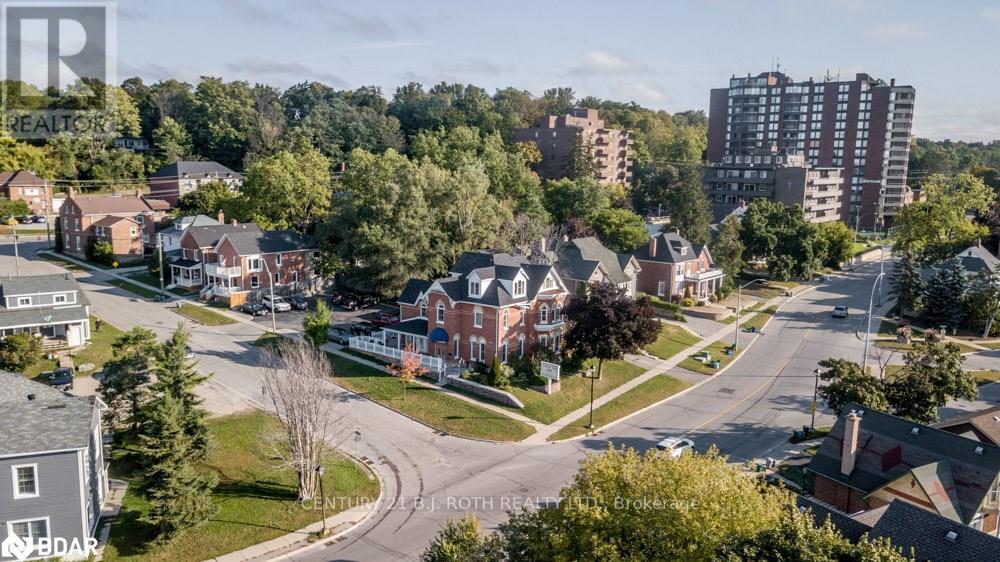 1 BERCZY STREET