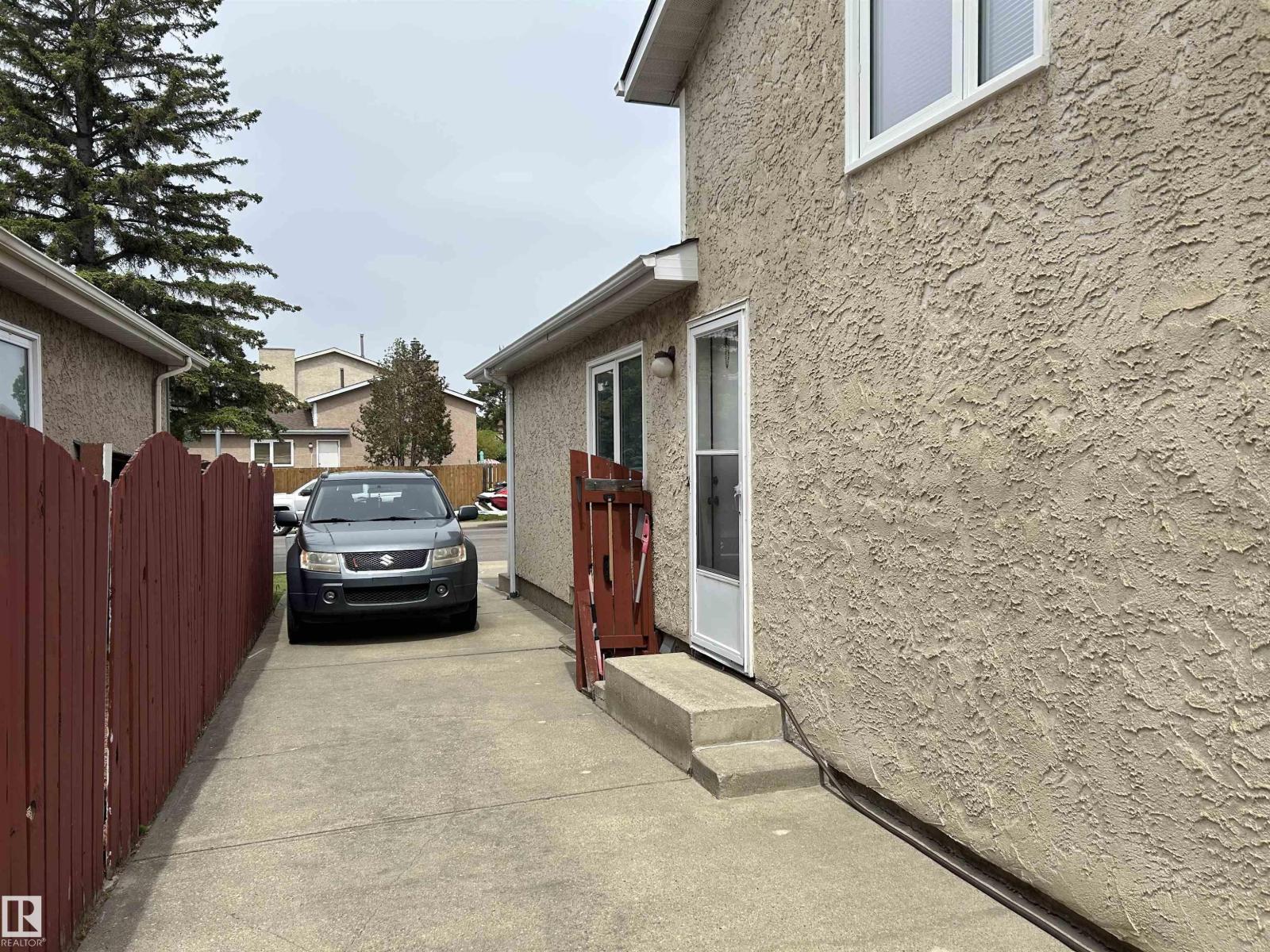 2025 108 ST NW