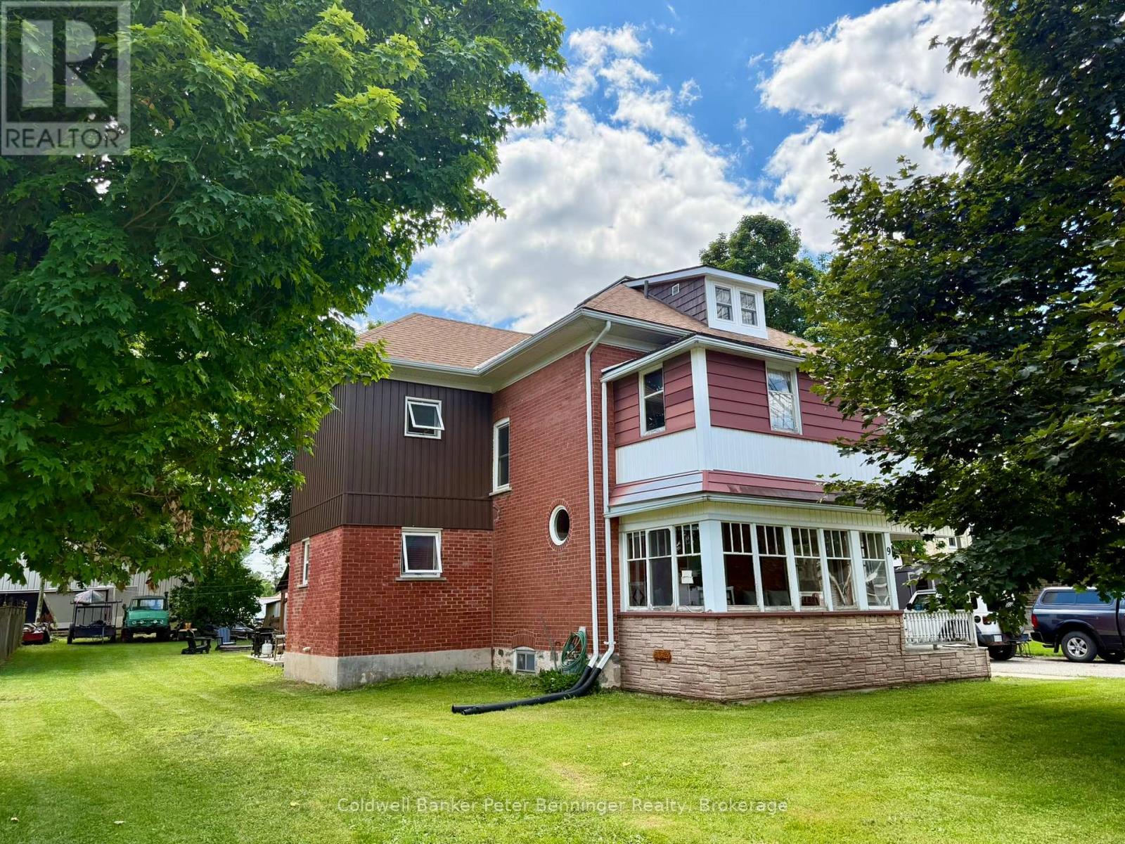 9 WRAGGE STREET E
