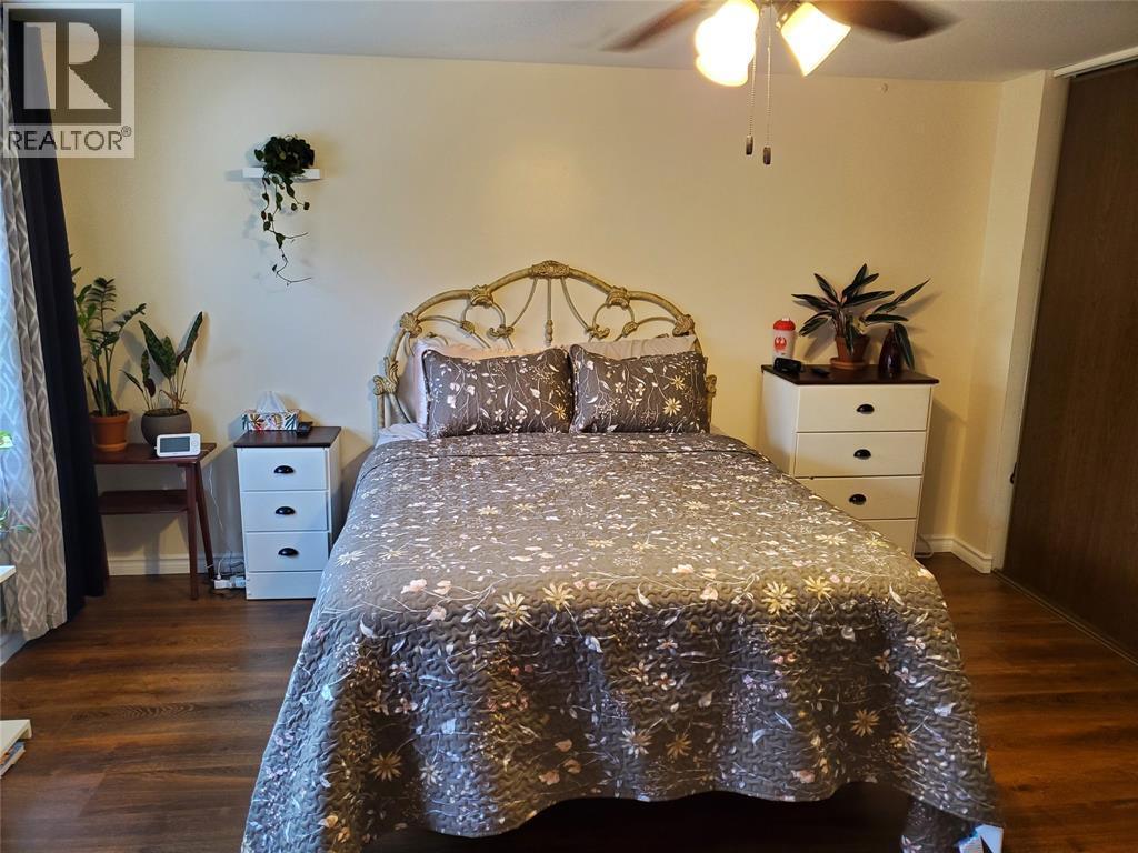 877 CARLETON PLACE Unit# 1