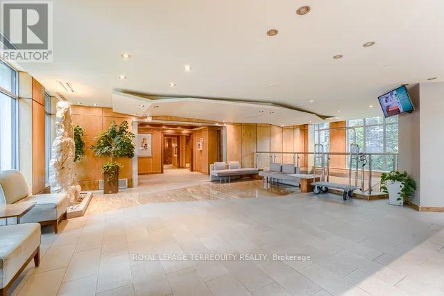 710 - 2121 LAKE SHORE BOULEVARD W