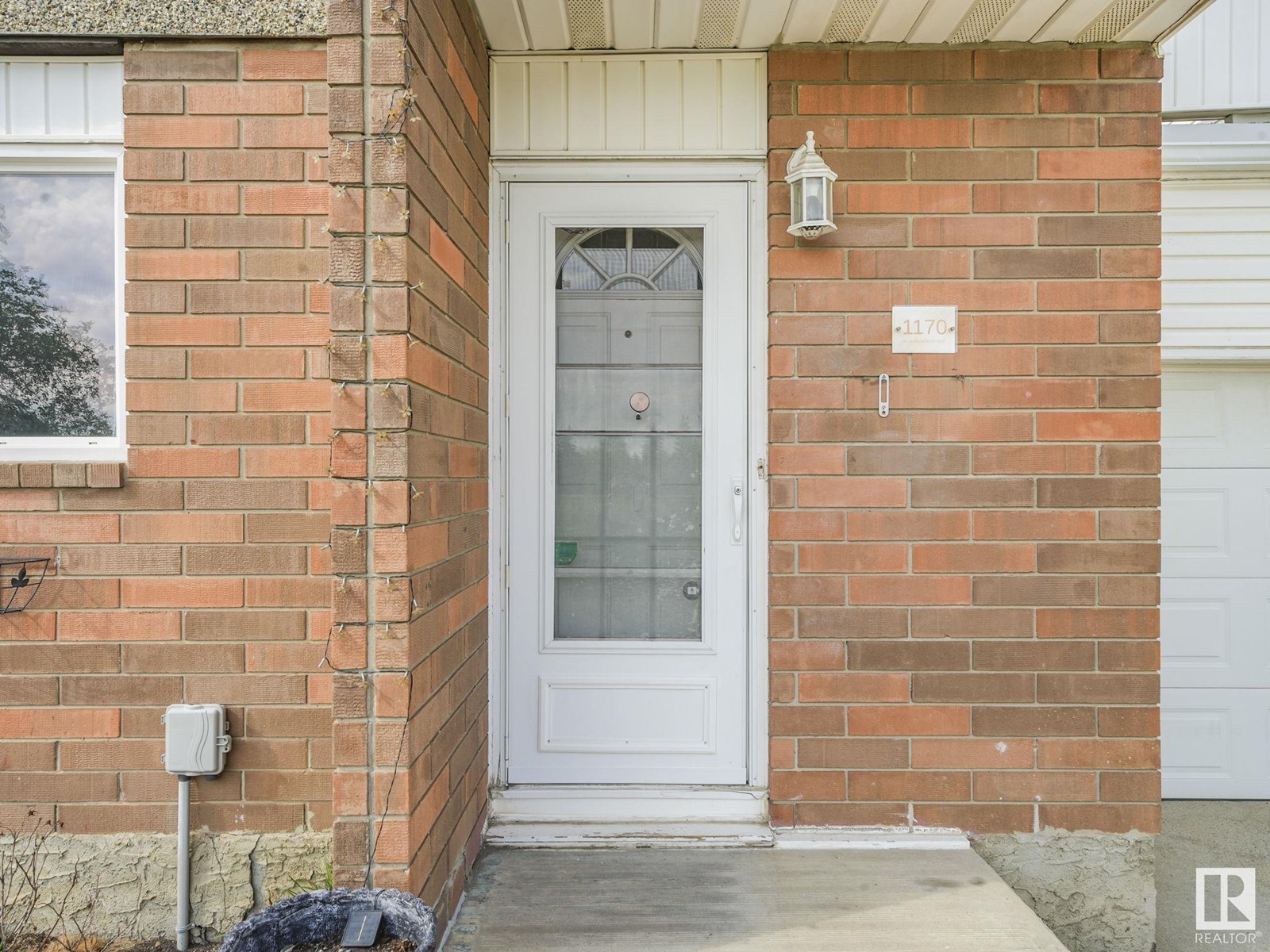 1170 MILLBOURNE E NW