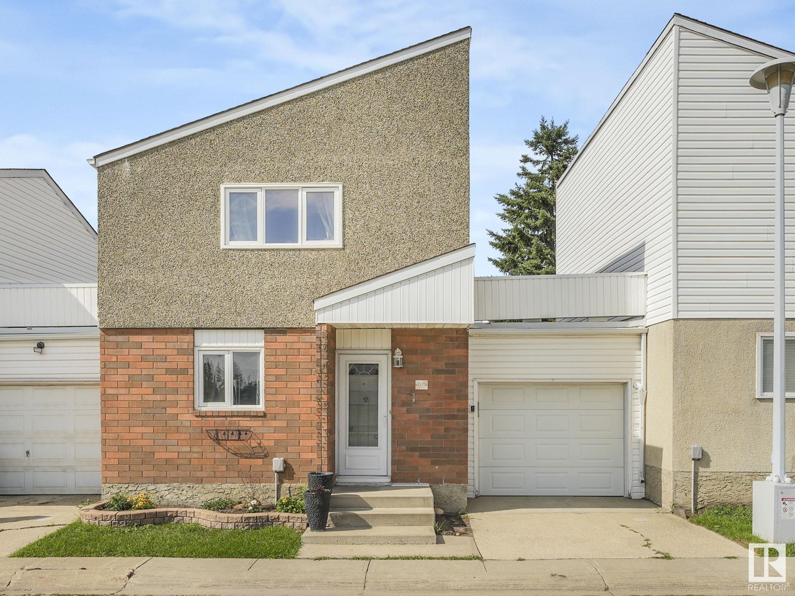1170 MILLBOURNE E NW