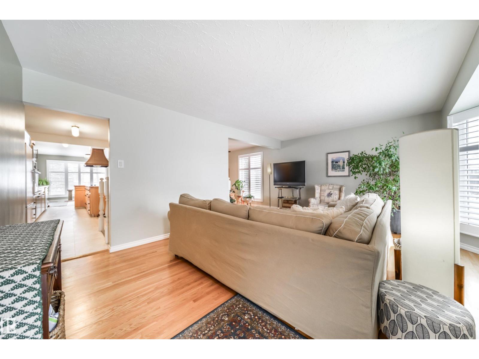 10231 46 ST NW