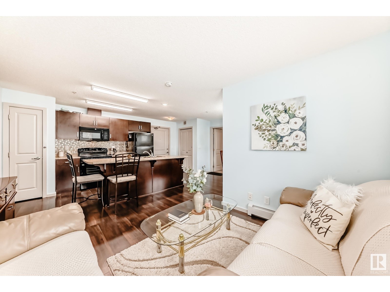 #122 5515 7 AV SW