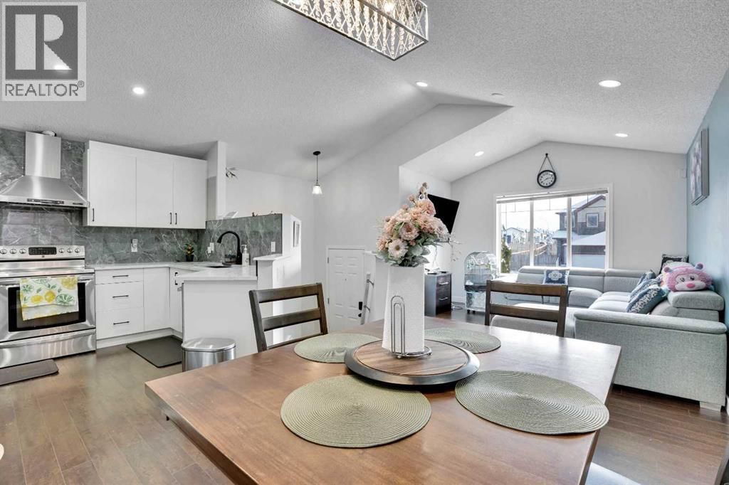 141 Saddlecrest Close NE